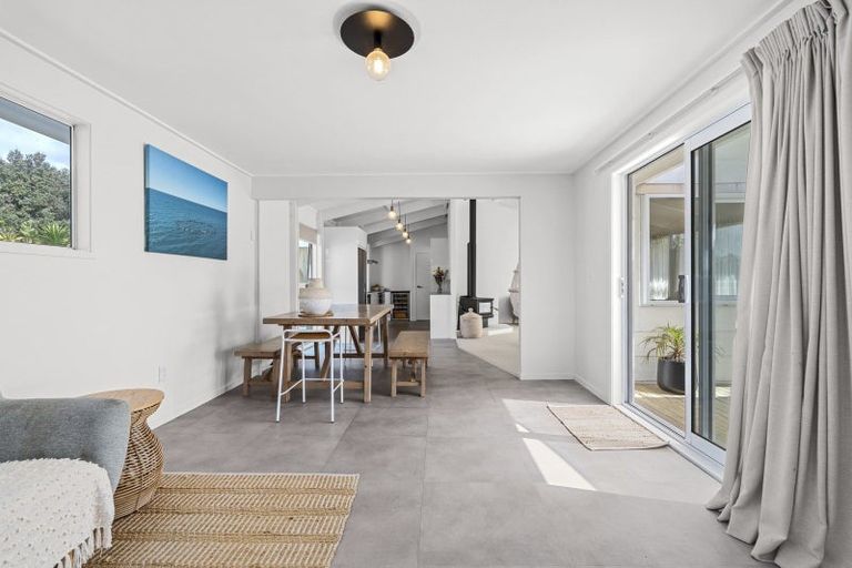 Photo of property in 46 Donnelly Street, Oakura, 4314