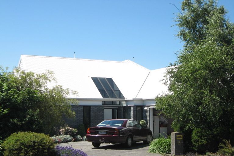 Photo of property in 3 Pentonville Close, Westmorland, Christchurch, 8025