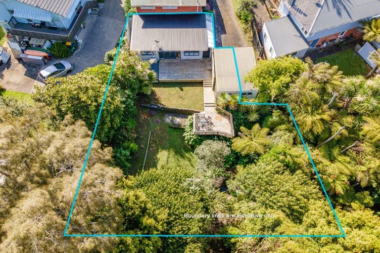 Photo of property in 2/45 Cron Avenue, Te Atatu South, Auckland, 0610