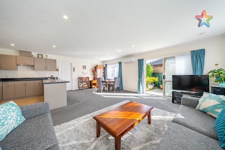 Photo of property in 32 Woodland Mews, Wainuiomata, Lower Hutt, 5014