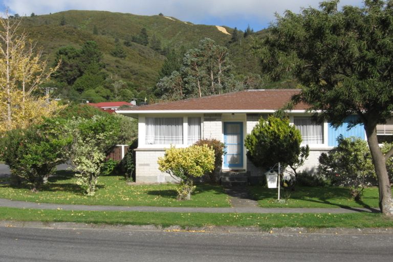 Photo of property in 9a Helvetia Grove, Naenae, Lower Hutt, 5011
