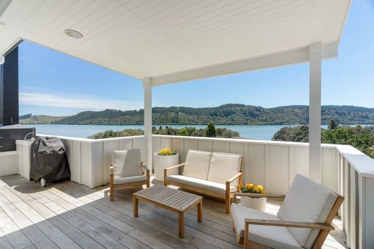 Photo of property in 139 Bruce Wallace Place, Whangamata, 3620