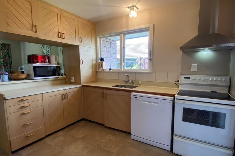 Photo of property in 19 Rosella Street, Broomfield, Christchurch, 8042