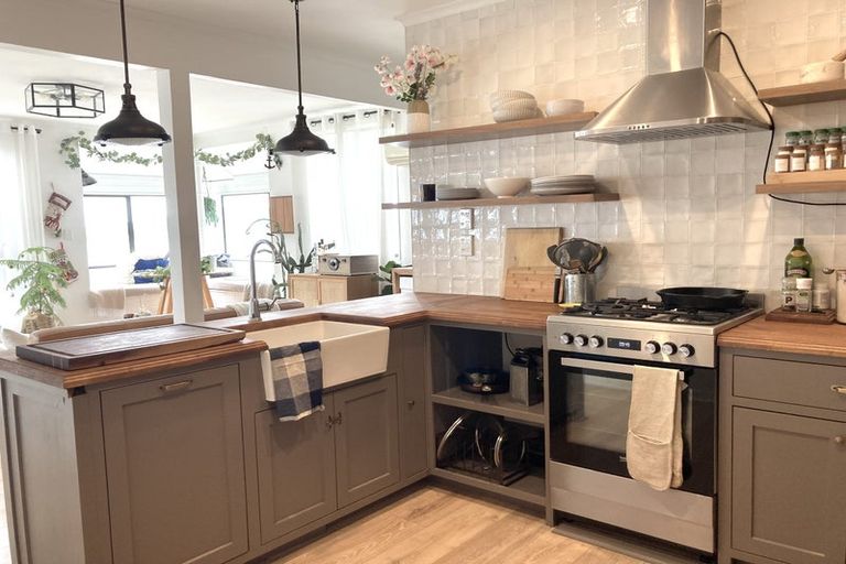 Photo of property in 31 Winchester Street, Kaiwharawhara, Wellington, 6035