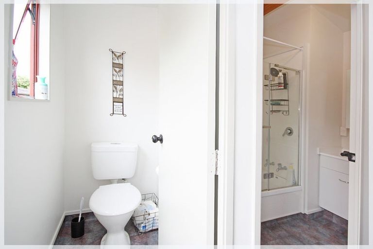 Photo of property in 17 Aru Street, Tangimoana, 4822