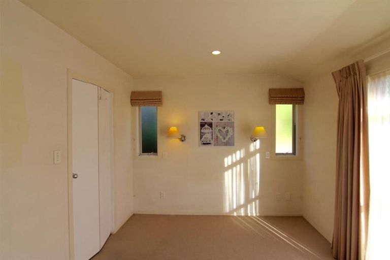 Photo of property in 20 Cinnabar Place, Westgate, Auckland, 0614