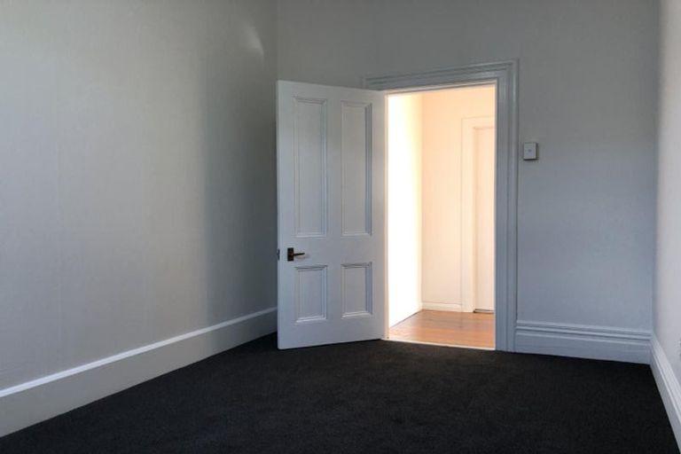 Photo of property in 152 Featherston Street, Palmerston North, 4410