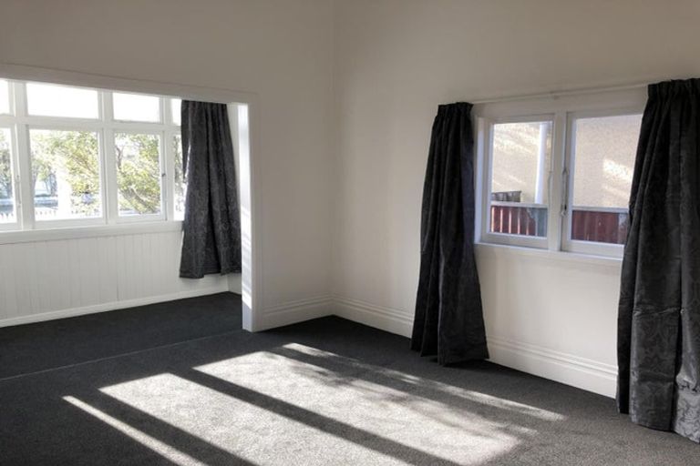 Photo of property in 152 Featherston Street, Palmerston North, 4410
