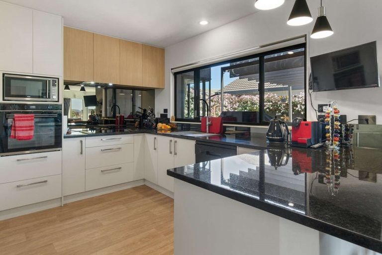 Photo of property in 16b Bullmore Place, Pukehangi, Rotorua, 3015