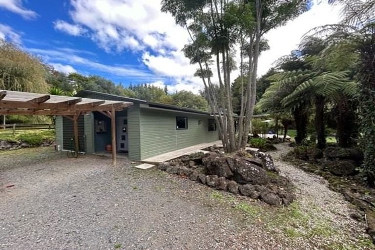 Photo of property in 397 Tauraroa Road, Maungakaramea, Whangarei, 0178