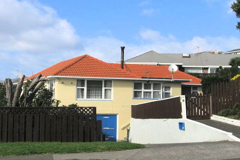 Photo of property in 33 Tireti Road, Titahi Bay, Porirua, 5022