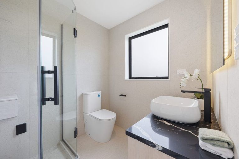 Photo of property in 2f Hughs Way, Flat Bush, Auckland, 2019