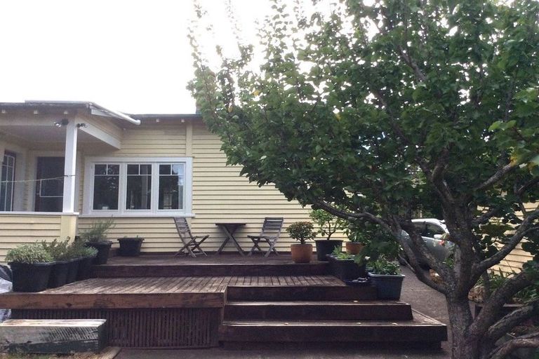 Photo of property in 20 Earlsworth Road, Mangere East, Auckland, 2024