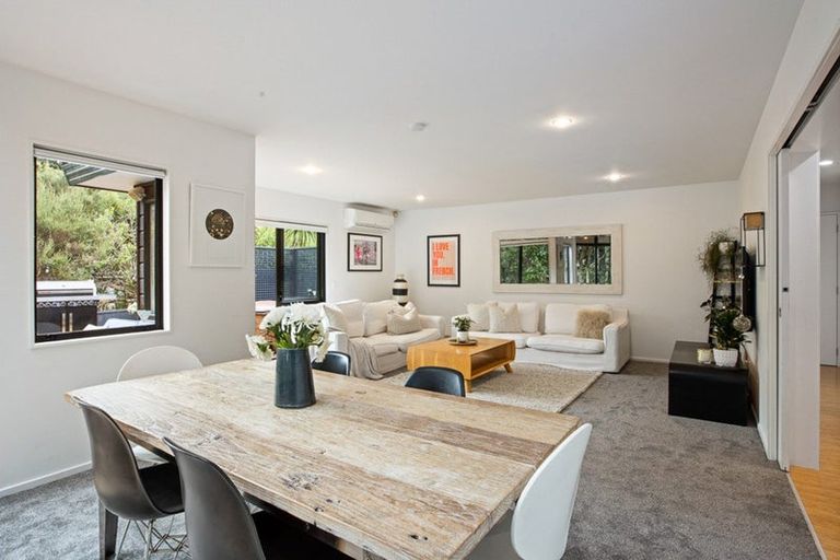 Photo of property in 1/47 Tui Glen Road, Birkenhead, Auckland, 0626