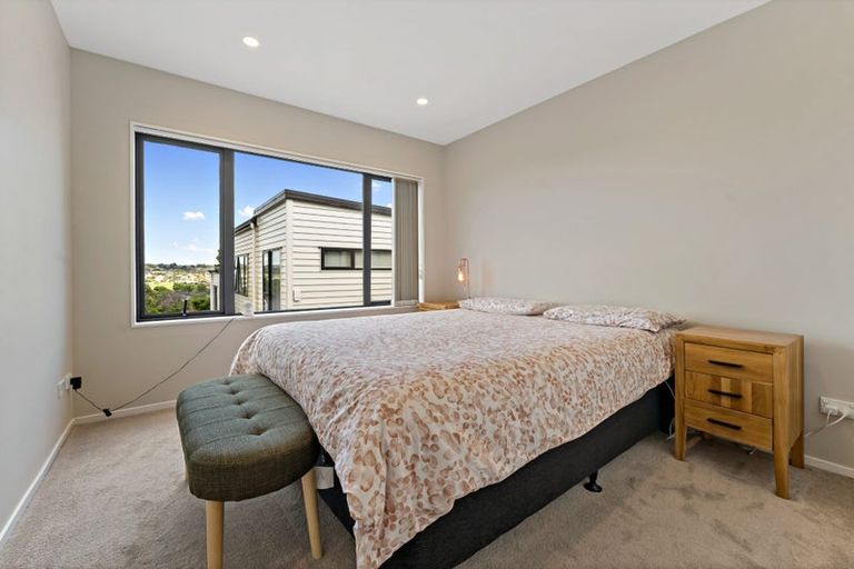 Photo of property in 50d Sandgate Avenue, Botany Downs, Auckland, 2010