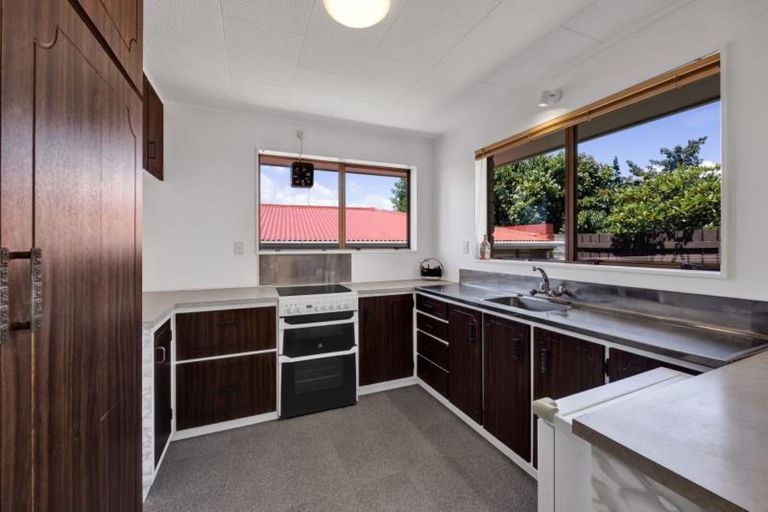 Photo of property in 20 Poplar Grove, Whalers Gate, New Plymouth, 4310