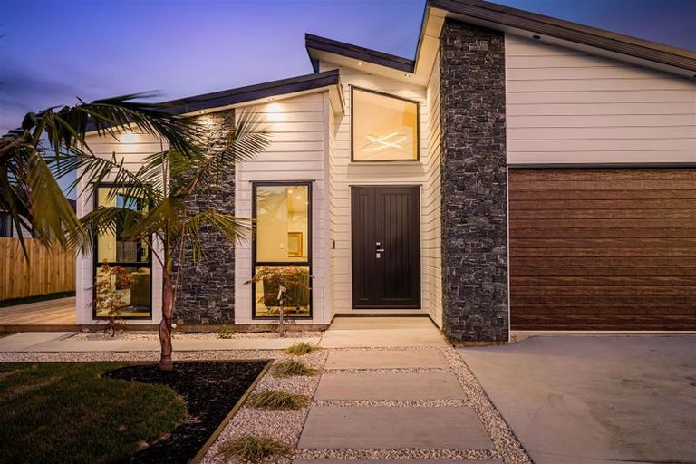 Photo of property in 15 Cutfield Lane, Kumeu, 0810