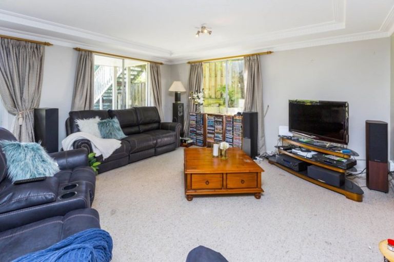 Photo of property in 44 Sunbrae Drive, Silverstream, Upper Hutt, 5019