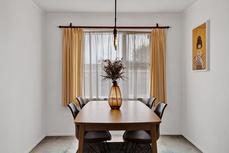 Photo of property in 53 Manu Crescent, Upper Vogeltown, New Plymouth, 4310