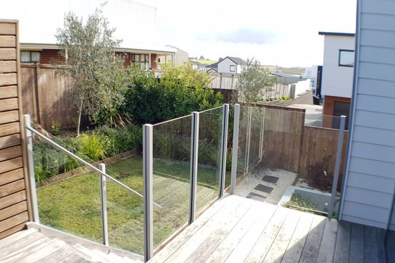 Photo of property in 84 Caldera Drive, Long Bay, Auckland, 0630