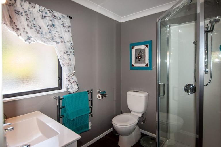 Photo of property in 35 Waverton Terrace, Churton Park, Wellington, 6037