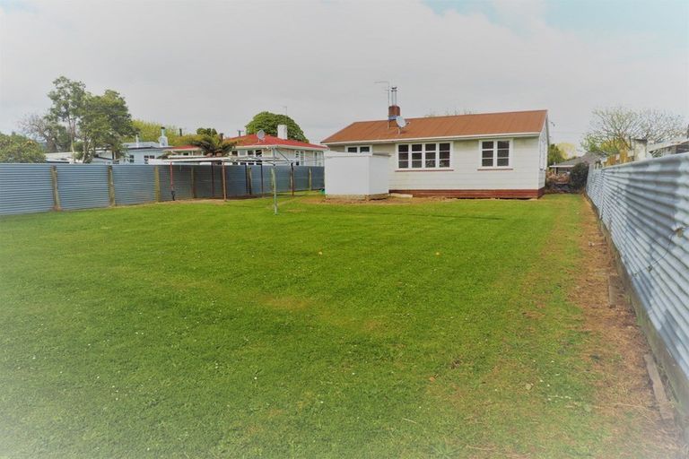 Photo of property in 61 Stout Street, Shannon, 4821