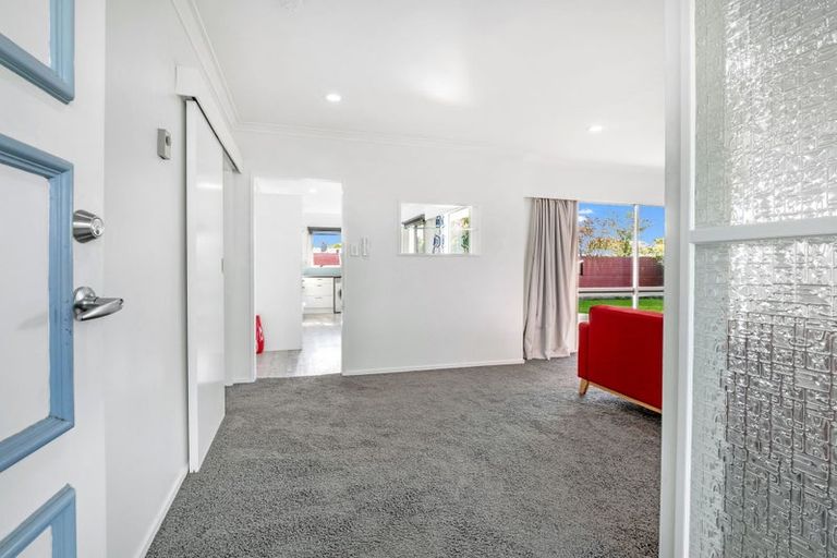 Photo of property in 10 Hollows Crescent, Takaro, Palmerston North, 4412