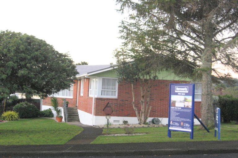 Photo of property in 6 Lynmore Drive, Hillpark, Auckland, 2102