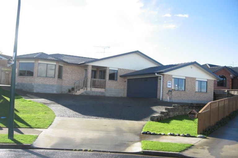 Photo of property in 42 Cairnsvale Rise, Manurewa, Auckland, 2105