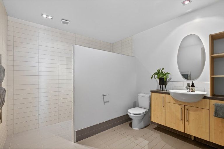 Photo of property in 52 Kirimoko Crescent, Wanaka, 9305