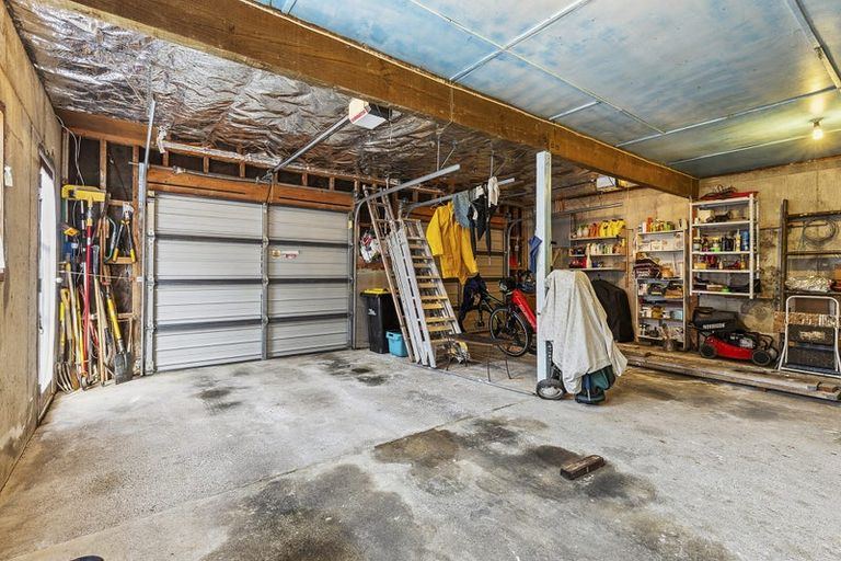 Photo of property in 34 Fyvie Avenue, Tawa, Wellington, 5028