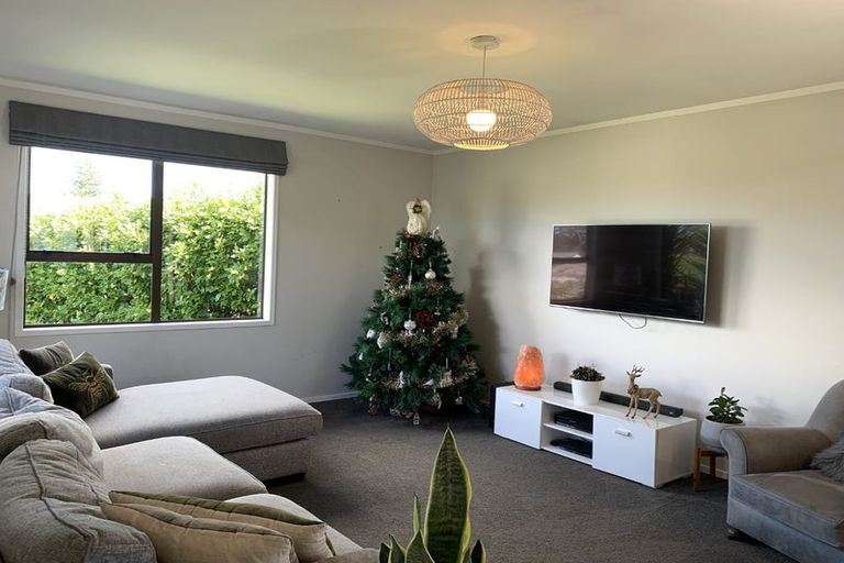 Photo of property in 9 Patrice Place, Massey, Auckland, 0614