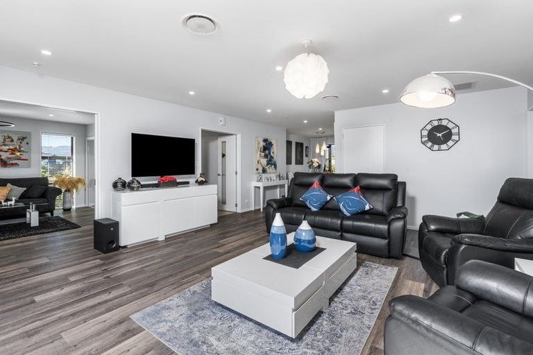 Photo of property in 19 Whitburn Avenue, Halswell, Christchurch, 8025