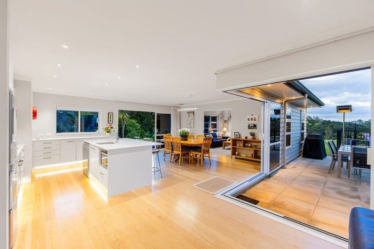 Photo of property in 343 Glenvar Road, Long Bay, Auckland, 0630