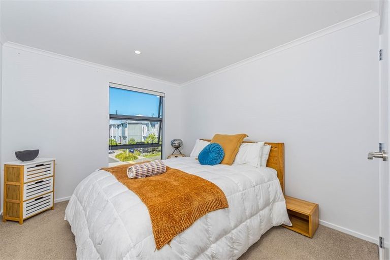 Photo of property in 28 Rangihina Road, Hobsonville, Auckland, 0616