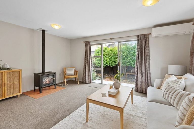 Photo of property in 3/9a Avonhead Road, Avonhead, Christchurch, 8042