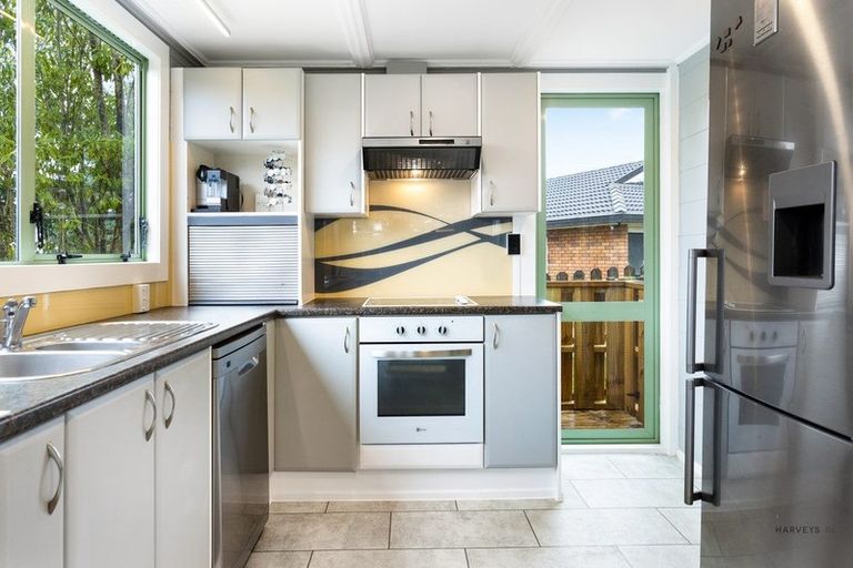 Photo of property in 9a Madigan Place, Glendene, Auckland, 0602