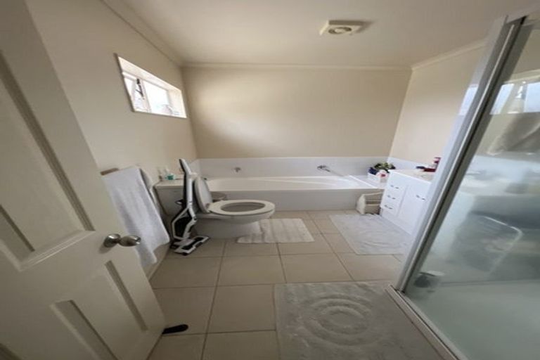 Photo of property in 8 Jomard Terrace, Northcross, Auckland, 0632