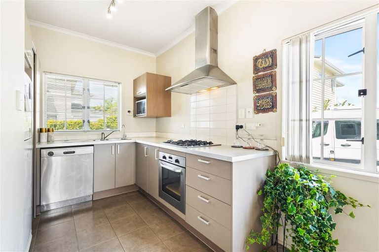 Photo of property in 15 Mulvaney Crescent, Henderson, Auckland, 0612