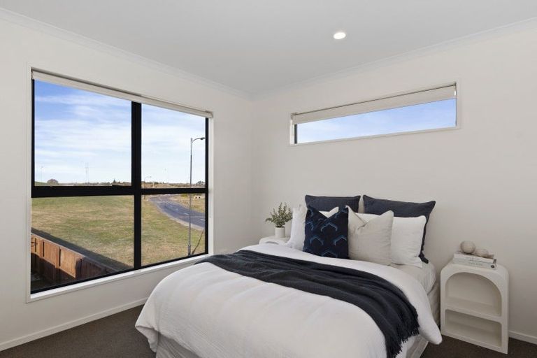 Photo of property in 33 William Dawson Crescent, Wigram, Christchurch, 8025
