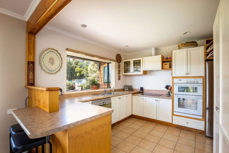 Photo of property in 537 Richmond Road, Lepperton, New Plymouth, 4373