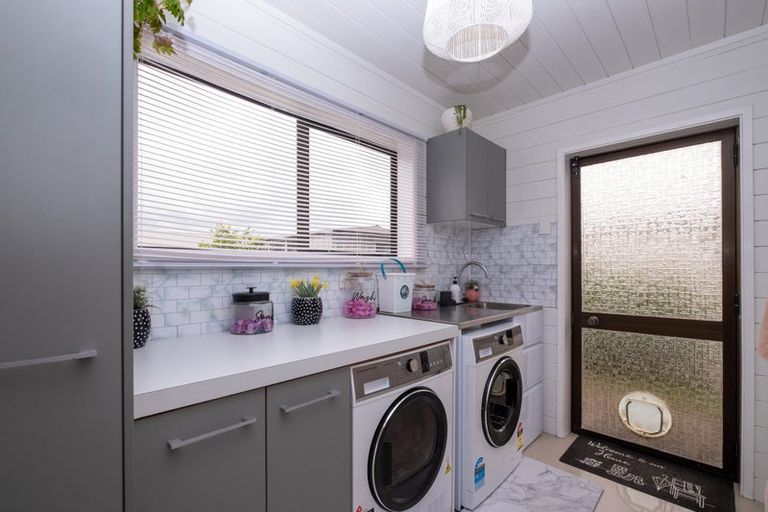 Photo of property in 142 Parklands Avenue, Bell Block, New Plymouth, 4312