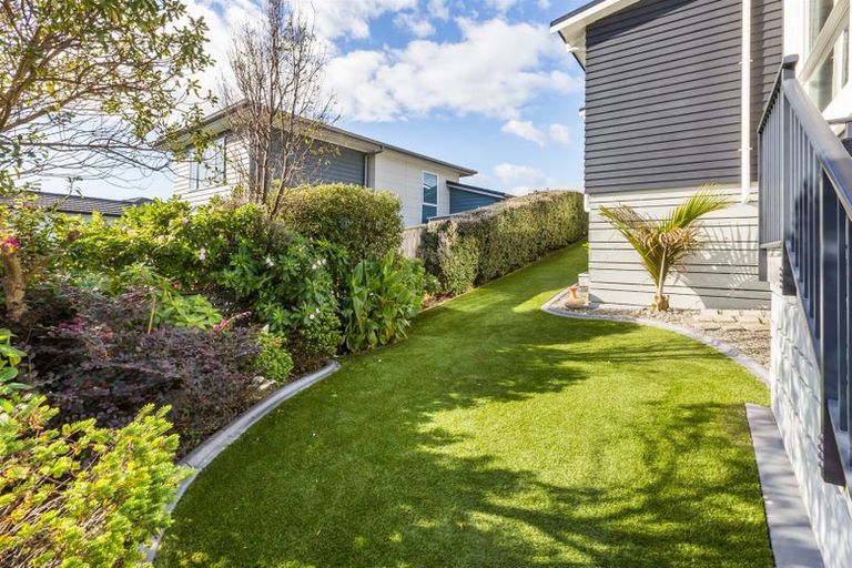 Photo of property in 62 Endeavour Drive, Whitby, Porirua, 5024
