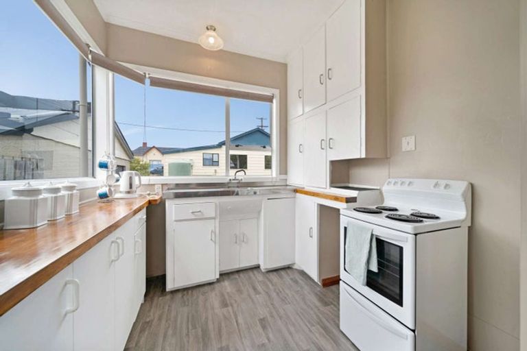 Photo of property in 23 Main Road, Owaka, 9535