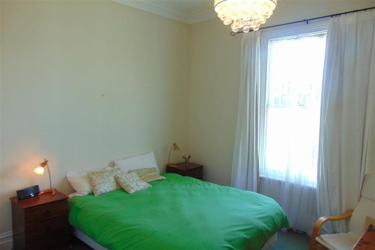 Photo of property in 21 May Avenue, Hospital Hill, Napier, 4110