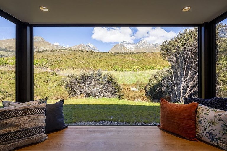 Photo of property in Wyuna, 5 River Valley View, Glenorchy, 9372