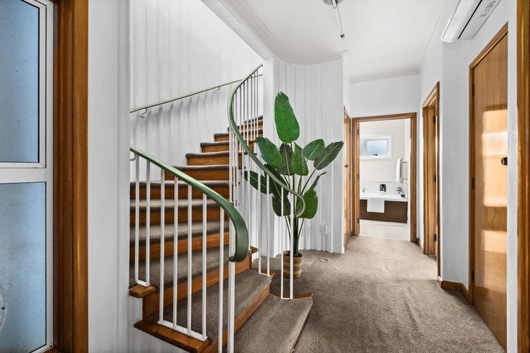 Photo of property in 3 Clyde Road, Bluff Hill, Napier, 4110