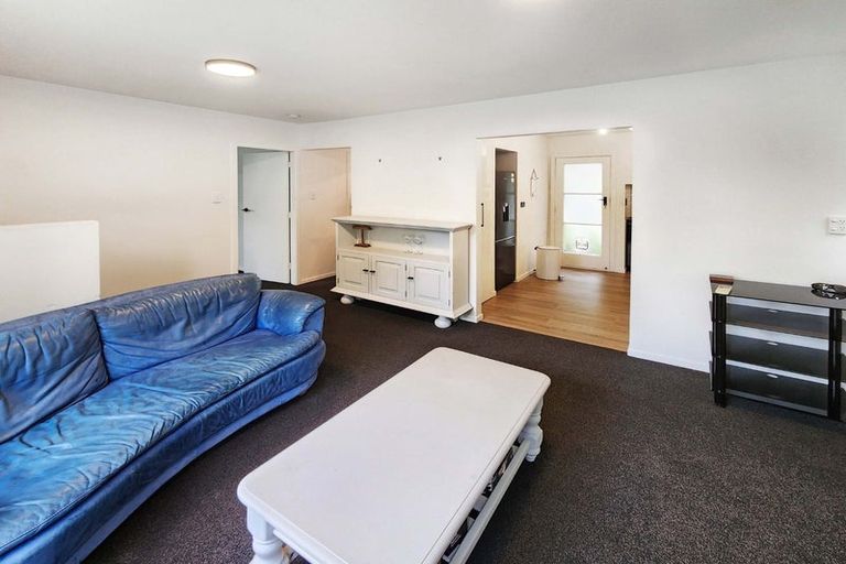 Photo of property in 2/5 Coates Grove, Silverstream, Upper Hutt, 5019