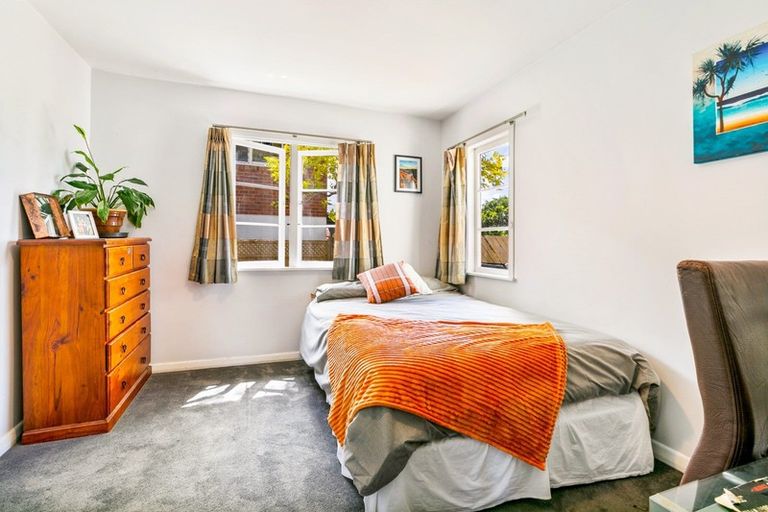 Photo of property in 57 Lynwood Road, New Lynn, Auckland, 0600