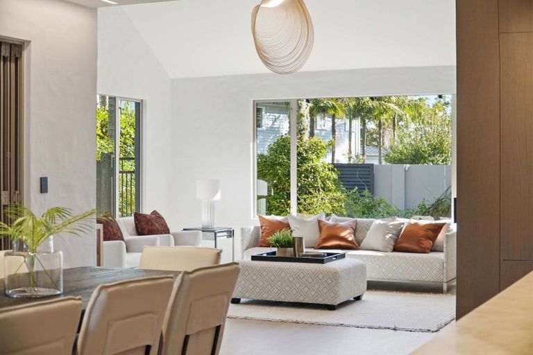 Photo of property in 15 Oak Manor Drive, Albany, Auckland, 0632